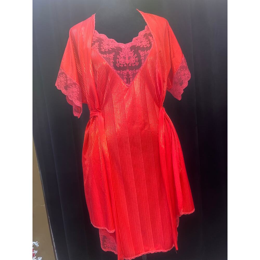 2 PC. VINTAGE MOVIE STAR ROBE/CHEMISE - Picture 4 of 4